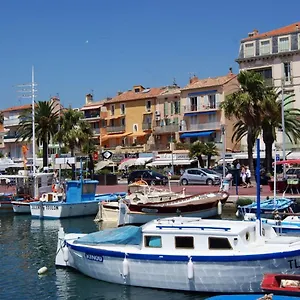 Magnificent Of 20 M With Terrace Appartement Bandol